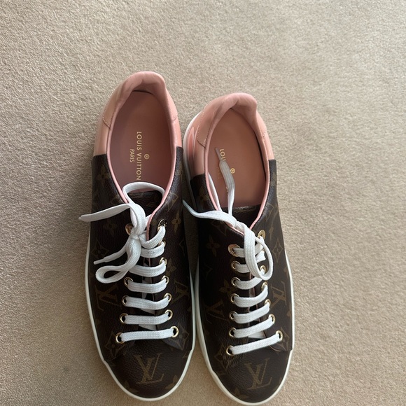 RARE Louis Vuitton pink & Monogram sneakers Pink size 40 worn twice Frontrow - Picture 2 of 8
